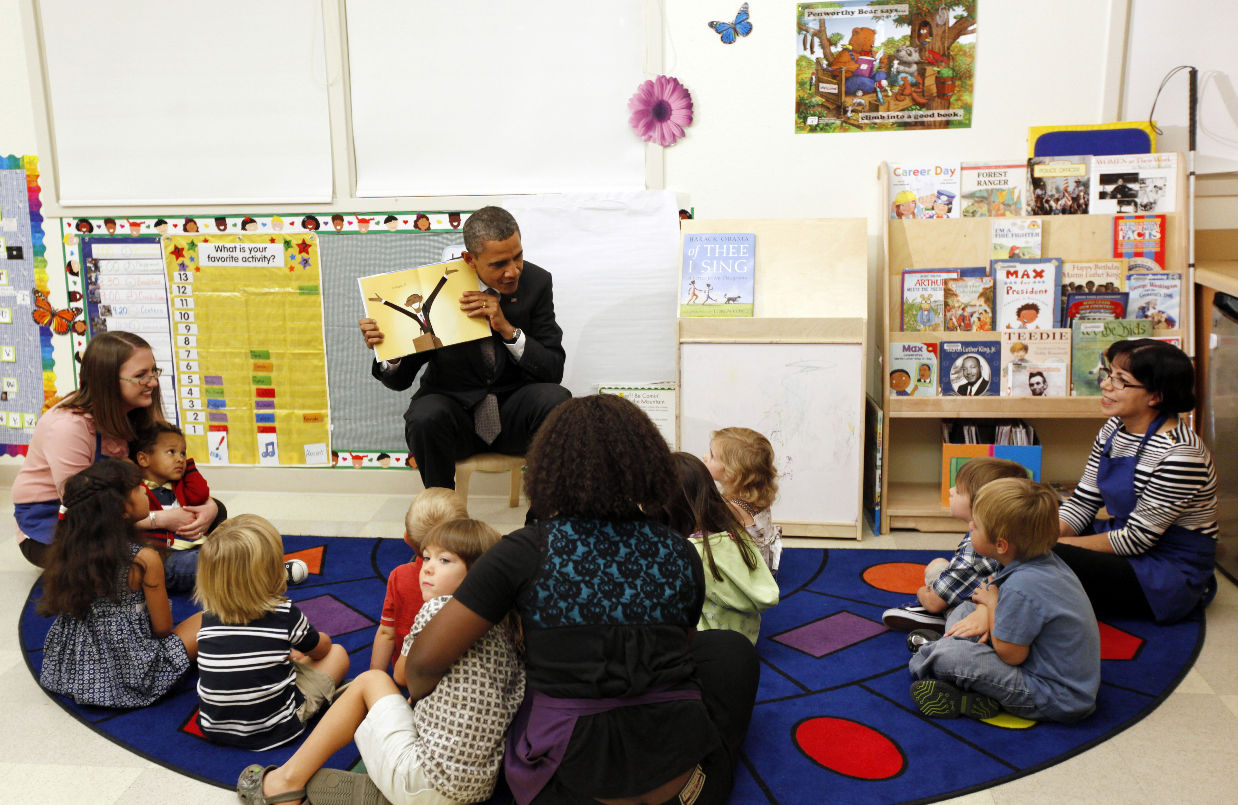 14-barack-obama-kids-reading