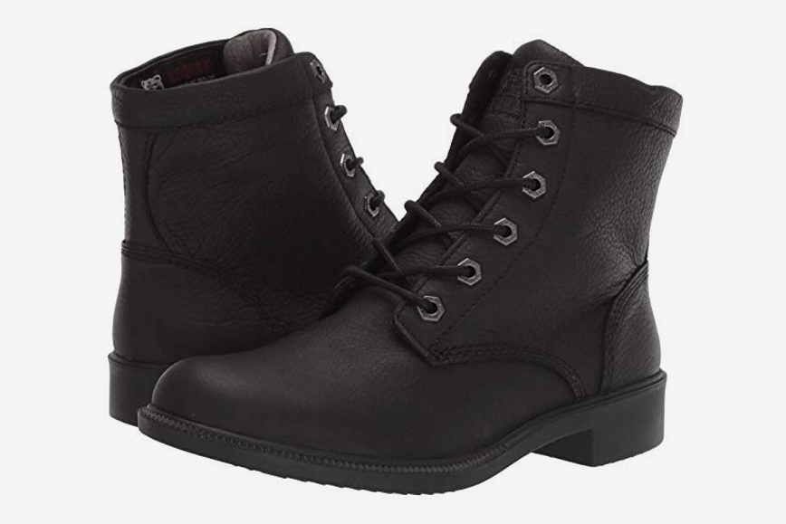 strategist snow boots