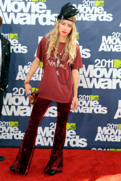 Gillian+zinser+mtv+movie+awards+2011