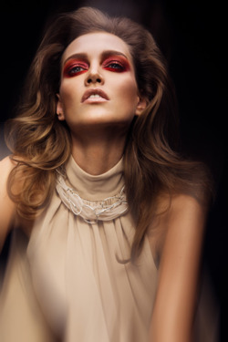 Olivia Palermo Says Holiday Nails Are Red; Sephora Will Open a Dozen Stores in ...