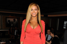 Beyonce attends the after party following Jay-Z's concert at Carnegie Hall to benefit The United Way Of New York City and the Shawn Carter Foundation at the 40 / 40 Club on February 6, 2012 in New York City.