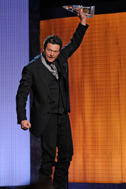 NASHVILLE, TN - NOVEMBER 10: Blake Shelton reacts after winning the CMA Award for Best Male Vocalist at the 44th Annual CMA Awards at the Bridgestone Arena on November 10, 2010 in Nashville, Tennessee. (Photo by Frederick Breedon/FilmMagic) *** Local Caption *** Blake Shelton