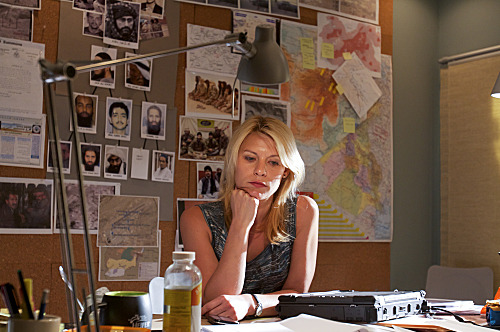 Claire Danes as Carrie Mathison in Homeland (episode 2) - Photo: Kent Smith/SHOWTIME - Photo ID: homeland_102_0194