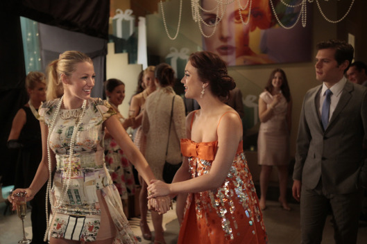 "All The Pretty Sources"
GOSSIP GIRL
Pictured (l-r) Blake Lively as Serena Van Der Woodsen and Leighton Meester as Blair Waldorf
PHOTO CREDIT: GIOVANNI RUFINO/THE CW
© 2011 THE CW Network, LLC. All Rights Reserved.