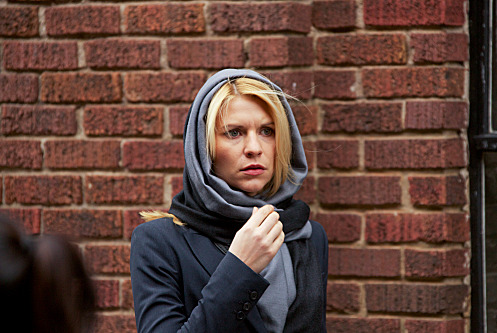 Claire Danes as Carrie Mathison in Homeland (episode 9) - Photo: Kent Smith/SHOWTIME - Photo ID: homeland_108_0029 Claire Danes as Carrie Mathison in Homeland (episode 9) - Photo: Kent Smith/SHOWTIME - Photo ID: homeland_108_0029