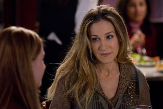 (L-r) ABIGAIL BRESLIN as Hailey and SARAH JESSICA PARKER as Kim in New Line Cinema’s romantic comedy “NEW YEAR’S EVE,” a Warner Bros. Pictures release. (L-r) ABIGAIL BRESLIN as Hailey and SARAH JESSICA PARKER as Kim in New Line Cinema’s romantic comedy “NEW YEAR’S EVE,” a Warner Bros. Pictures release.