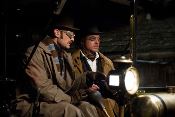 (L-r) JUDE LAW as Dr. James Watson and ROBERT DOWNEY JR. as Sherlock Holmes in Warner Bros. Pictures’ and Village Roadshow Pictures’ action adventure mystery “SHERLOCK HOLMES: A GAME OF SHADOWS,” a Warner Bros. Pictures release.