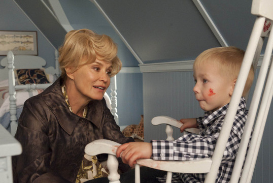 AMERICAN HORROR STORY: Episode 12: Afterbirth (Airs December 21, 10:00 pm e/p). Jessica Lange (L). CR: Prashant Gupta / FX. AMERICAN HORROR STORY: Episode 12: Afterbirth (Airs December 21, 10:00 pm e/p). Jessica Lange (L). CR: Prashant Gupta / FX.