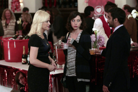 PARKS AND RECREATION -- "Operation Ann" Episode 414 -- Pictured: (l-r) Amy Poehler as Leslie Knope, Aubrey Plaza as April Ludgate, Aziz Ansari as Tom Haverford.