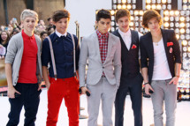 (L-R) Niall Horan, Louis Tomlinson, Zayn Malik, Liam Payne and Harry Styles of the band One Direction perform on NBC's "Today" show at Rockefeller Plaza on March 12, 2012 in New York City.