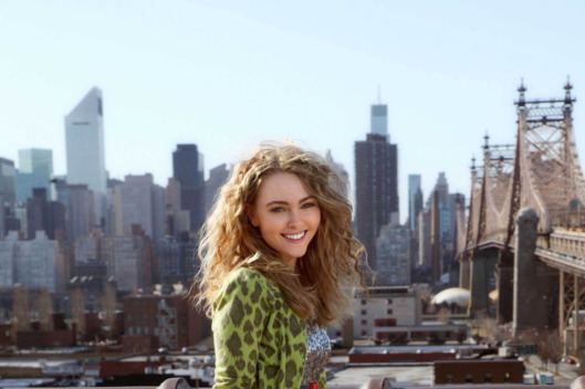 THE CARRIE DIARIES - AnnaSophia Robb as Carrie