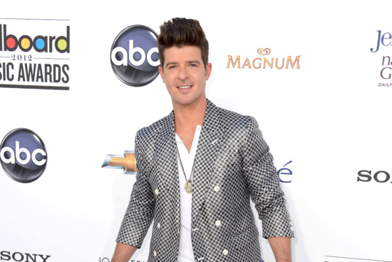 LAS VEGAS, NV - MAY 20: Singer Robin Thicke arrives at the 2012 Billboard Music Awards held at the MGM Grand Garden Arena on May 20, 2012 in Las Vegas, Nevada. (Photo by Frazer Harrison/Getty Images for ABC) LAS VEGAS, NV - MAY 20: Singer Robin Thicke arrives at the 2012 Billboard Music Awards held at the MGM Grand Garden Arena on May 20, 2012 in Las Vegas, Nevada. (Photo by Frazer Harrison/Getty Images for ABC)