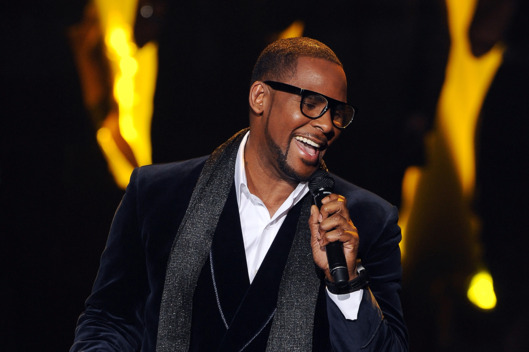 Singer R. Kelly performs onstage at FOX's 'The X Factor' Top 3 Live Performance Show on December 21, 2011 in Hollywood, California. THE X FACTOR Finale airs Wed., Dec. 21 and Thurs., Dec. 22 on FOX.