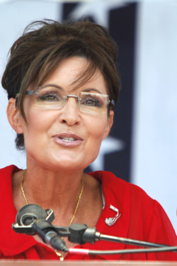 BELLEVILLE, MI, - JULY 14: Sarah Palin, former Governor of Alaska and 2008 Republican Vice Presidential candidate speaks at a "Patriots in the Park" Tea Party rally at the Wayne County Fairgrounds July 14, 2012 in Belleville, Michigan. The event was sponsored by Americans for Prosperity: Michigan and the Willow Run Tea Party Caucus. (photo by Bill Pugliano/Getty Images) BELLEVILLE, MI, - JULY 14: Sarah Palin, former Governor of Alaska and 2008 Republican Vice Presidential candidate speaks at a "Patriots in the Park" Tea Party rally at the Wayne County Fairgrounds July 14, 2012 in Belleville, Michigan. The event was sponsored by Americans for Prosperity: Michigan and the Willow Run Tea Party Caucus. (photo by Bill Pugliano/Getty Images)