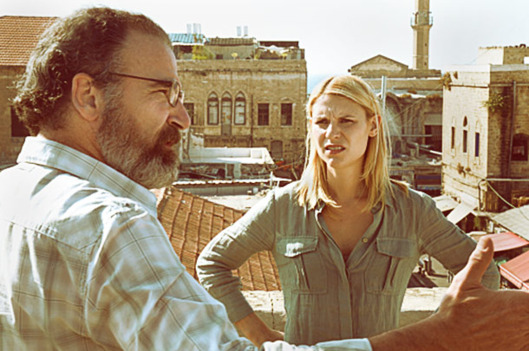 Claire Danes as Carrie Mathison and Mandy Patinkin as Saul Berenson in Homeland (Season 2, Episode 2)=