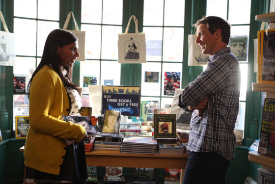 THE MINDY PROJECT: Mindy (Mindy Kaling, L) meets Matt (guest star Seth Meyers, R) in a bookstore in the "Hiring and Firing" episode of THE MINDY PROJECT airing Tuesday, Oct. 2 (9:30-10:00 PM ET/PT) on FOX. THE MINDY PROJECT: Mindy (Mindy Kaling, L) meets Matt (guest star Seth Meyers, R) in a bookstore in the "Hiring and Firing" episode of THE MINDY PROJECT airing Tuesday, Oct. 2 (9:30-10:00 PM ET/PT) on FOX.