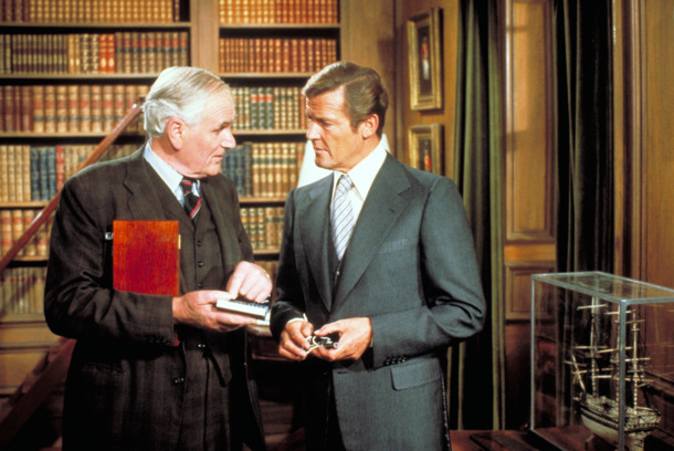 MOONRAKER, Desmond Llewelyn, Roger Moore, 1979. MOONRAKER, Desmond Llewelyn, Roger Moore, 1979.