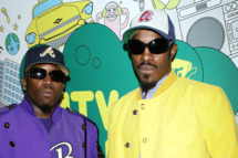 (U.S. TABS OUT) Actor/rappers Antwan A. (Big Boi) Patton (L) and Andre (Andre 3000) Benjamin of Outkast pose backstage during MTV's Total Request Live at the MTV Times Square Studios on August 22, 2006 in New York City.