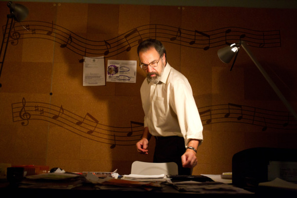 Mandy Patinkin as Saul Berenson in Homeland (episode 11) - Photo: Kent Smith/SHOWTIME - Photo ID: homeland_110_0270 Mandy Patinkin as Saul Berenson in Homeland (episode 11) - Photo: Kent Smith/SHOWTIME - Photo ID: homeland_110_0270