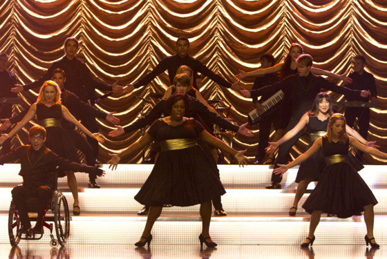 GLEE: New Directions perform in the "Thanksgiving" episode of GLEE airing Thursday, Nov. 29 (9:00-10:00 PM ET/PT) on FOX. GLEE: New Directions perform in the "Thanksgiving" episode of GLEE airing Thursday, Nov. 29 (9:00-10:00 PM ET/PT) on FOX.