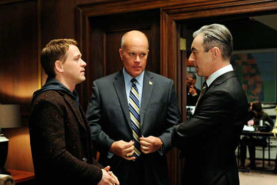 "Boom De Yah Da"--Democratic strategist Frank Landau (Mike Pniewski, center) forces Eli (Alan Cumming, right) to work with Jordan Karahalios (T.R. Knight, left) a savvy campaign manager, on THE GOOD WIFE, Sunday Jan. 6 (9:00-10:00 PM, ET/PT) on the CBS Television Network. "Boom De Yah Da"--Democratic strategist Frank Landau (Mike Pniewski, center) forces Eli (Alan Cumming, right) to work with Jordan Karahalios (T.R. Knight, left) a savvy campaign manager, on THE GOOD WIFE, Sunday Jan. 6 (9:00-10:00 PM, ET/PT) on the CBS Television Network.