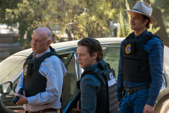 JUSTIFIED -- Where's Waldo? -- Episode 2 (Airs Tuesday, January 15, 10:00 pm e/p) -- Pictured: (L-R) Nick Searcy as Chief Deputy U.S. Marshal Art Mullen, Jacob Pitts as Deputy U.S. Marshall, Tim Gutterson, Timothy Olyphant as Deputy U.S. Marshal Raylan Givens -- CR: Prashant Gupta/FX JUSTIFIED -- Where's Waldo? -- Episode 2 (Airs Tuesday, January 15, 10:00 pm e/p) -- Pictured: (L-R) Nick Searcy as Chief Deputy U.S. Marshal Art Mullen, Jacob Pitts as Deputy U.S. Marshall, Tim Gutterson, Timothy Olyphant as Deputy U.S. Marshal Raylan Givens -- CR: Prashant Gupta/FX