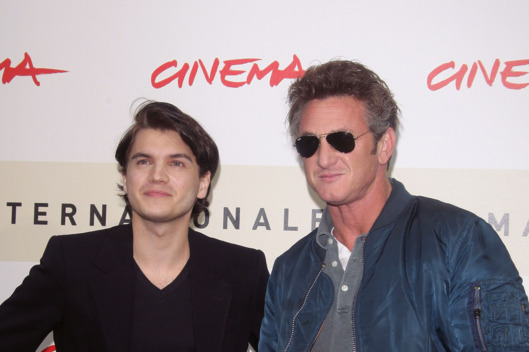 ROME - OCTOBER 24: Emile Hirsch and Sean Penn attends the 'Into The Wild' photocall during Day 7 of the 2nd Rome Film Festival on October 24, 2007 in Rome, Italy. (Photo by Pascal Le Segretain/Getty Images) *** Local Caption *** Emile Hirsch;Sean Penn