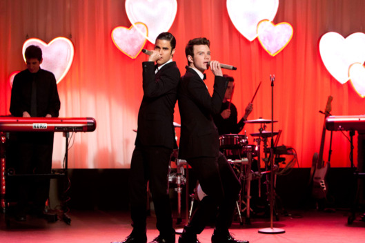 GLEE: Blaine (Darren Criss, L) and Kurt (Chris Colfer, R) perform at Will and Emma's wedding in the "I Do" episode of GLEE airing Thursday, Feb. 14 (9:00-10:00 PM ET/PT) on FOX.
