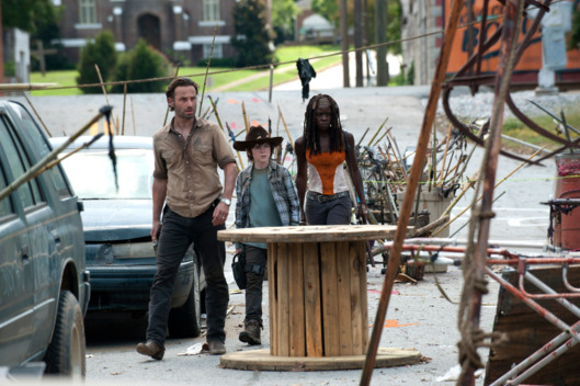 Rick Grimes (Andrew Lincoln), Carl Grimes (Chandler Riggs) and Michonne (Danai Gurira) - The Walking Dead - Season 3, Episode 12