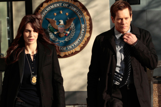 THE FOLLOWING: Special Agent Parker (Annie Parisse, L) and Ryan (Kevin Bacon, R) leave the FBI bureau in the "Love Hurts" episode of THE FOLLOWING airing Monday, March 18 (9:00-10:00 PM ET/PT)