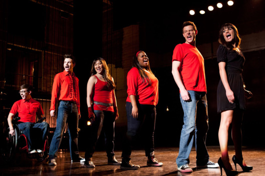 GLEE: Rachel (Lea Michele, R) performs with Artie (Kevin McHale, L), Kurt (Chris Colfer, second from L), Tina (Jenna Ushkowitz, third from L), Mercedes (Amber Riley, fourth from L) and Finn (Cory Monteith, fifth from L) in the "Sweet Dreams" episode of GLEE airing Thursday, April 18 (9:00-10:00 PM ET/PT) on FOX.