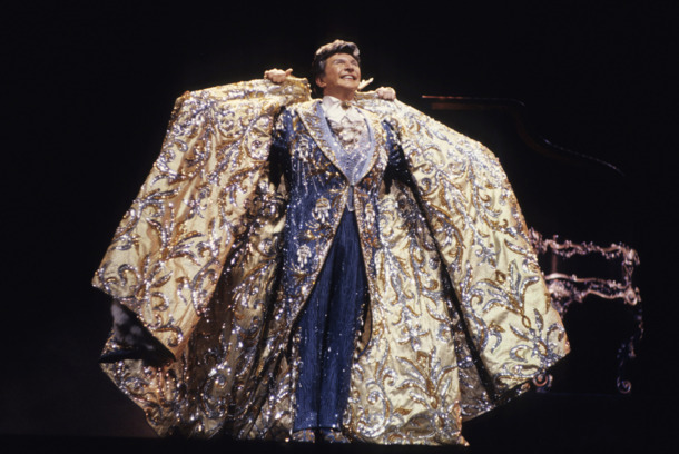 NEW YORK - JANUARY 01: Liberace performs at Radio City Music Hall in 1985 in New York City. (Photo by Larry Busacca/WireImage) NEW YORK - JANUARY 01: Liberace performs at Radio City Music Hall in 1985 in New York City. (Photo by Larry Busacca/WireImage)
