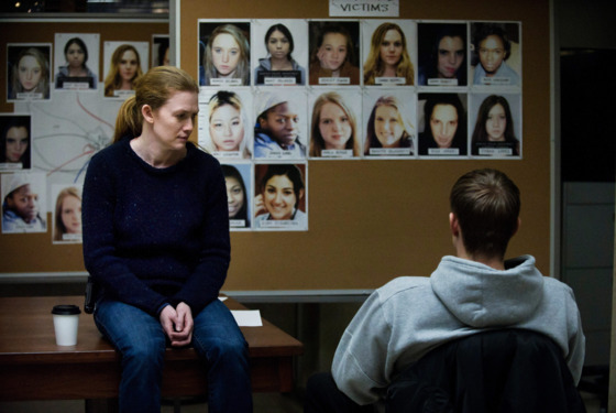 Sarah Linden (Mireille Enos) and Stephen Holder (Joel Kinnaman) - The Killing Sarah Linden (Mireille Enos) and Stephen Holder (Joel Kinnaman) - The Killing