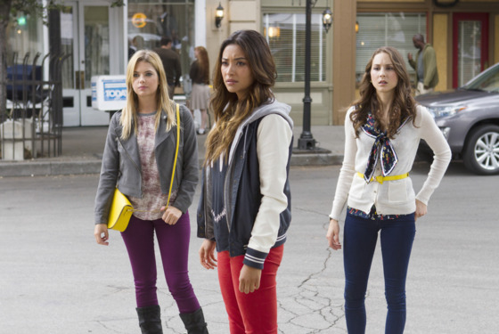 PRETTY LITTLE LIARS - "Now You See Me, Now You Don't" - "A" sends the Liars on a quest that leads to Ravenswood in "Now You See Me, Now You Don't," the summer finale episode of ABC Family's hit original series "Pretty Little Liars," airing Tuesday, August 27th. PRETTY LITTLE LIARS - "Now You See Me, Now You Don't" - "A" sends the Liars on a quest that leads to Ravenswood in "Now You See Me, Now You Don't," the summer finale episode of ABC Family's hit original series "Pretty Little Liars," airing Tuesday, August 27th.