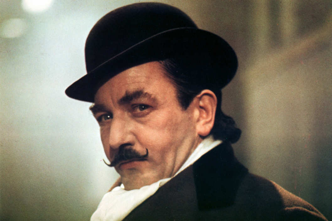 MURDER ON THE ORIENT EXPRESS, MURDER ON THE ORIENT EXPRESS BR 1974 ALBERT FINNEY as Hercule Poirot Date 1974.