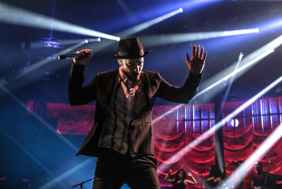 LONDON, UNITED KINGDOM - SEPTEMBER 29: Justin Timberlake performs on stage on Day 29 of iTunes Festival 2013 at The Roundhouse on September 29, 2013 in London, England. (Photo by Christie Goodwin/Redferns via Getty Images) LONDON, UNITED KINGDOM - SEPTEMBER 29: Justin Timberlake performs on stage on Day 29 of iTunes Festival 2013 at The Roundhouse on September 29, 2013 in London, England. (Photo by Christie Goodwin/Redferns via Getty Images)