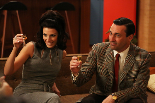 Megan Draper (Jessica Pare) and Don Draper (Jon Hamm) - Mad Men_Season 6, Episode 2_"The Doorway" - Photo Credit: Michael Yarish/AMC