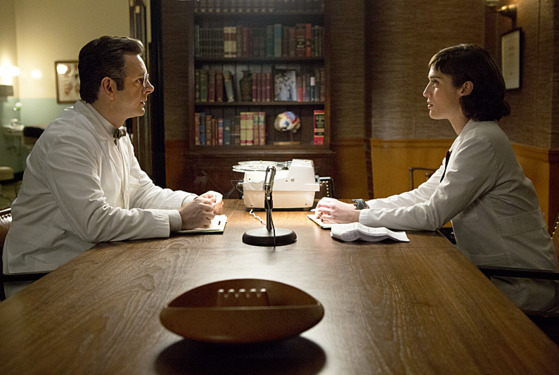 Michael Sheen as Dr. William Masters and Lizzy Caplan as Virginia Johnson in Masters of Sex Michael Sheen as Dr. William Masters and Lizzy Caplan as Virginia Johnson in Masters of Sex