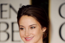 Actress Shailene Woodley arrives at the 69th Annual Golden Globe Awards held at the Beverly Hilton Hotel on January 15, 2012 in Beverly Hills, California.