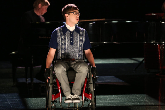 GLEE: Artie (Kevin McHale) performs in the "Movin' Out" episode of GLEE airing Thursday, Nov. 21 (9:00-10:00 PM ET/PT) on FOX. ©2013 Fox Broadcasting Co. CR: Mike Yarish/FOX