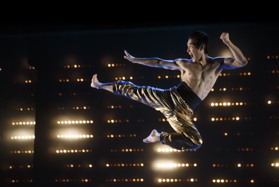 Kung Fu
Pictured: Cole Horibe (Bruce Lee)
The Pershing Square Signature Center/Irene Diamond Stage
Cast List:
Emmanuel Brown
Clifton Duncan
Bradley Fong
Cole Horibe
Francis Jue
Peter Kim
Ari Loeb
Reed Luplau
Kristen Faith Oei
Jon Rua
Phoebe Strole
Christopher Vo
Production Credits:
Leigh Silverman (Director)
David Zinn (Scenic Design)
Anita Yavich (Costume Design)
Ben Stanton (Lighting Design)
Other Credits:
Written by: David Henry Hwang Kung Fu
Pictured: Cole Horibe (Bruce Lee)
The Pershing Square Signature Center/Irene Diamond Stage
Cast List:
Emmanuel Brown
Clifton Duncan
Bradley Fong
Cole Horibe
Francis Jue
Peter Kim
Ari Loeb
Reed Luplau
Kristen Faith Oei
Jon Rua
Phoebe Strole
Christopher Vo
Production Credits:
Leigh Silverman (Director)
David Zinn (Scenic Design)
Anita Yavich (Costume Design)
Ben Stanton (Lighting Design)
Other Credits:
Written by: David Henry Hwang