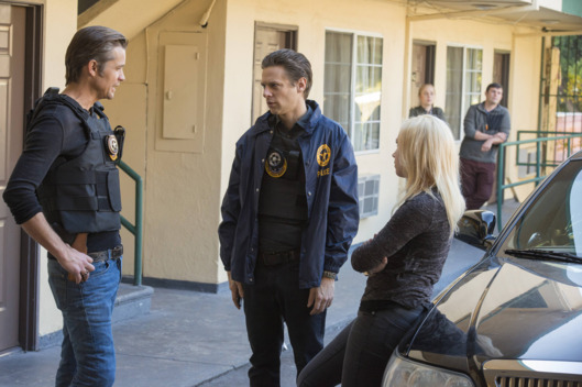 JUSTIFIED -- Raw Deal -- Episode 507 (Airs Tuesday, February 25, 10:00 pm e/p) -- Pictured: (L-R) Timothy Olyphant as Deputy U.S. Marshal Raylan Givens, Jacob Pitts as Deputy Marshal Tim Gutterson, Adrienne Frantz as Candace -- CR: Prashant Gupta/FX