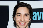 WATCH WHAT HAPPENS LIVE -- Pictured: Justin Long -- Photo by: Charles Sykes/Bravo/NBCU Photo Bank WATCH WHAT HAPPENS LIVE -- Pictured: Justin Long -- Photo by: Charles Sykes/Bravo/NBCU Photo Bank
