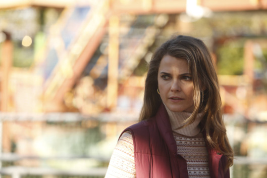 THE AMERICANS -- Comrades -- Episode 1 (Airs Wednesday, February, 26, 10:00 PM e/p) -- Pictured: Keri Russell as Elizabeth Jennings -- CR: Craig Blankenhorn/FX