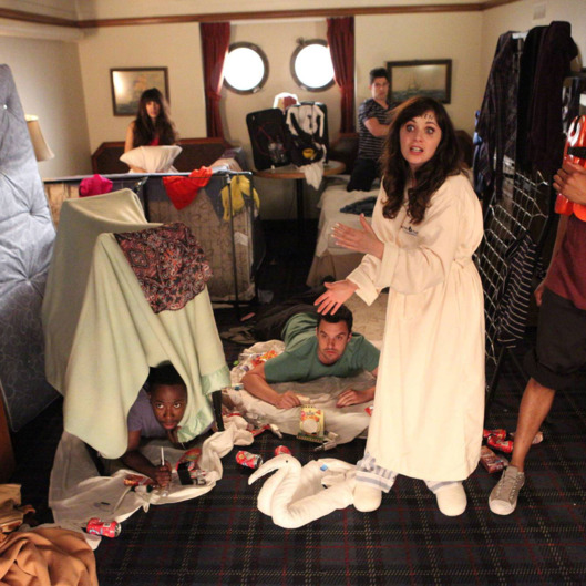 NEW GIRL: The gang (L-R: Lamorne Morris, Hannah Simone, Jake Johnson, Max Greenfield, Zooey Deschanel and guest star Damon Wayans, Jr.) recovers after a rough night in the "Cruise" Season Finale episode of NEW GIRL airing Tuesday, May 6 (9:00-9:30 PM ET/PT) on FOX.