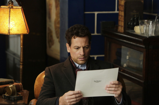 FOREVER - "Pilot" - Dr. Henry Morgan's exciting, adventurous and intriguing long life has blessed him with amazing insight and observational skills. So, when Henry and Detective Jo Martinez (Alana De La Garza) investigate a fatal subway collision, Jo not only is impressed, but her curiosity is peeked about who he is. Meanwhile, Henry soon discovers someone else knows his secret. He may not be the only "immortal" out there. But who is that person and what does he want? The one person who can inject hope into Henry's life is Abe (Judd Hirsch), his best and only friend. Fate has brought the two men together and they share an unconventional bond. It's just part of the captivating mystery surrounding Henry's strange circumstances and his long search to uncover the cause of his condition and escape, on ABC's new drama, "Forever," during a special preview of the premiere, on MONDAY, SEPTEMBER 22 (10:00-11:00 p.m., ET), on ABC. (ABC/Patrick Harbron)IOAN GRUFFUDD