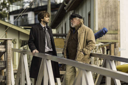 GRACEPOINT: Detective Emmett Carver (David Tennant, L) questions Jack Reinhold (Nick Nolte, R) in "Episode Two" of GRACEPOINT airing Thursday, Oct. 9 (9:00-10:00 PM ET/PT) on FOX. ?2014 Fox Broadcasting Co. Cr: Ed Araquel/FOX