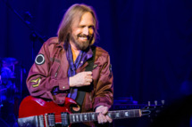CLARKSTON, MI - AUGUST 24: Tom Petty and the Heartbreakers perform at DTE Energy Music Theater on August 24, 2014 in Clarkston, Michigan. (Photo by Scott Legato/Getty Images)