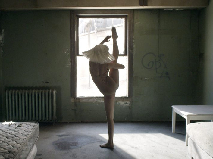How Sia S Performances Got Cographed Vulture