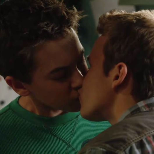 Gay Kiss In Movies 16